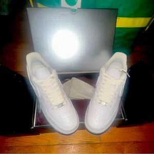 Nike White Men's Athletic Sneakers